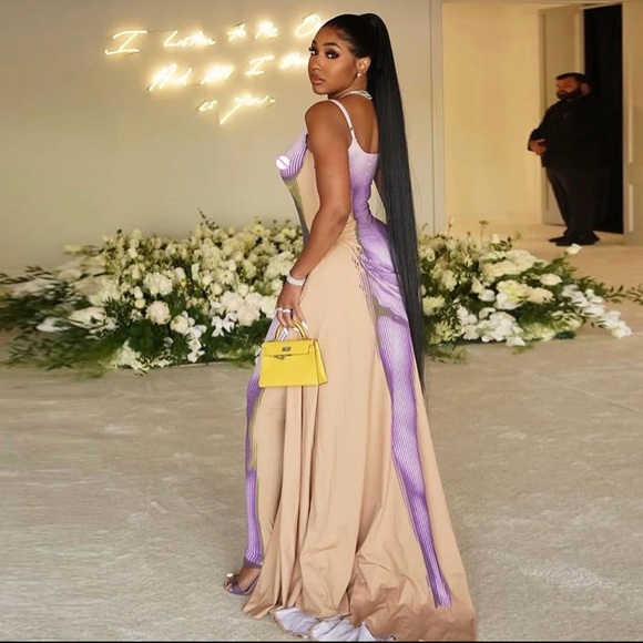 Dress flowing sides pattern in front - Picture 3 of 4